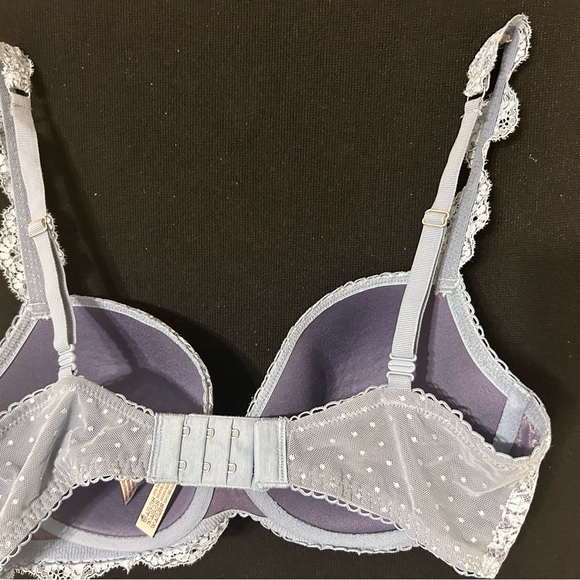 Victoria Secret EUC size 34DD Bra - Picture 2 of 3